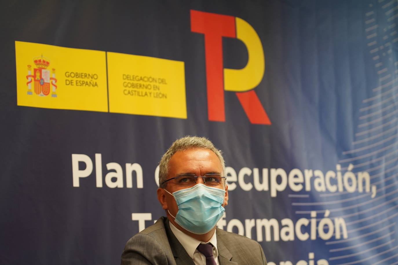 El delegado de Gobierno Javier Izquierdo presenta e del Plan de Recuperación Transformación y Resiliencia.