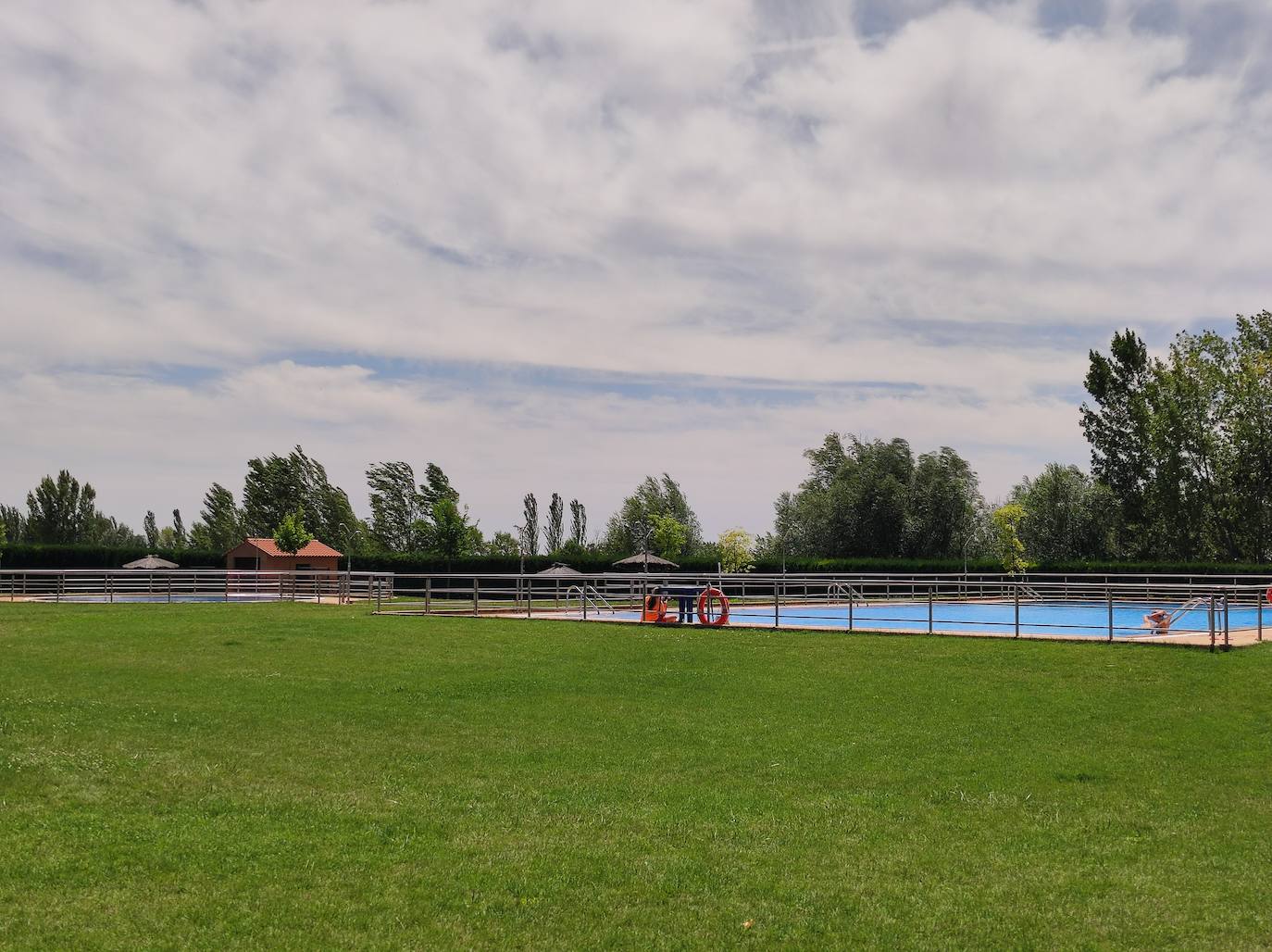 Las piscinas municipales de Gordoncillo son una alternativa veraniega para refrescarse