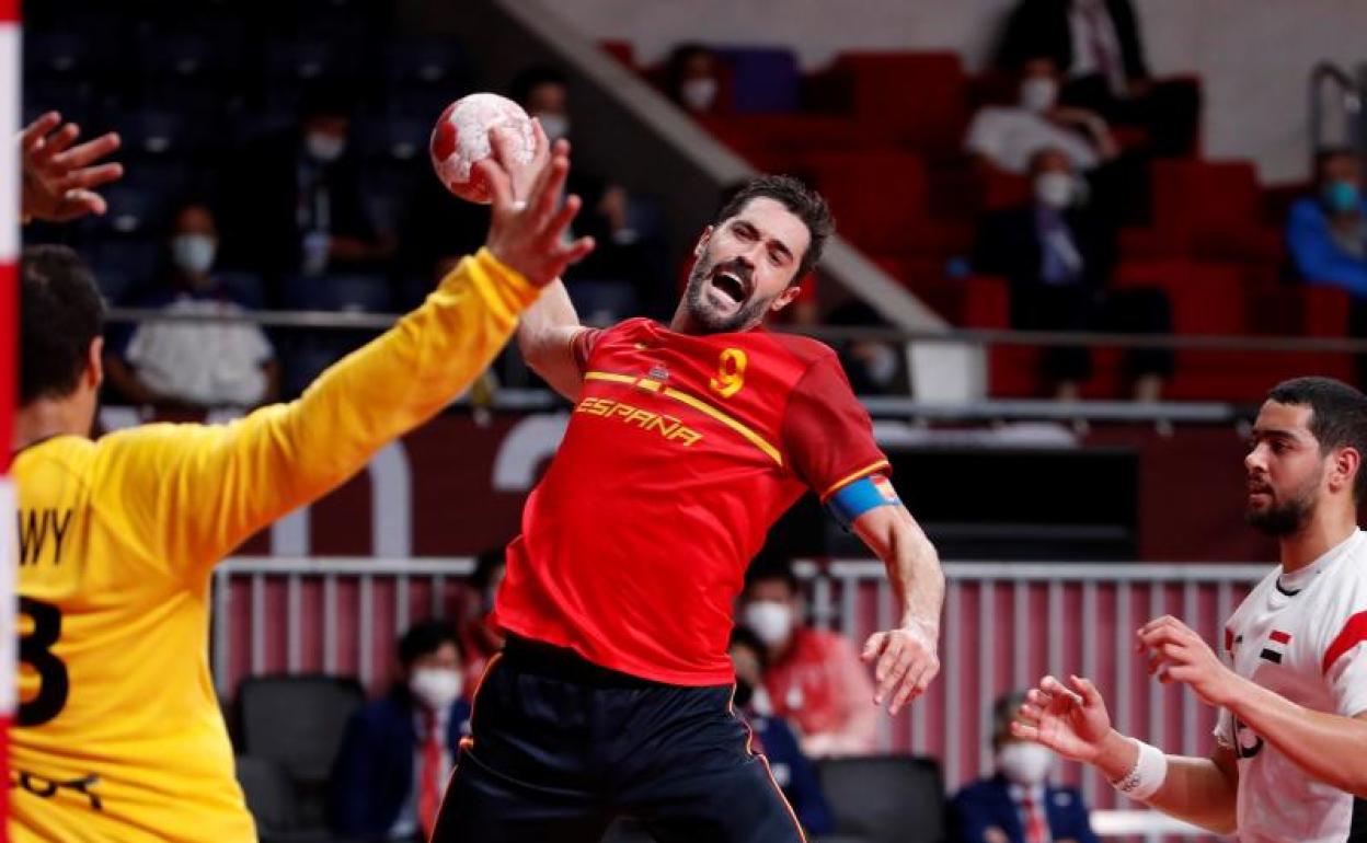 Raúl Entrerríos, en una acción del partido. 