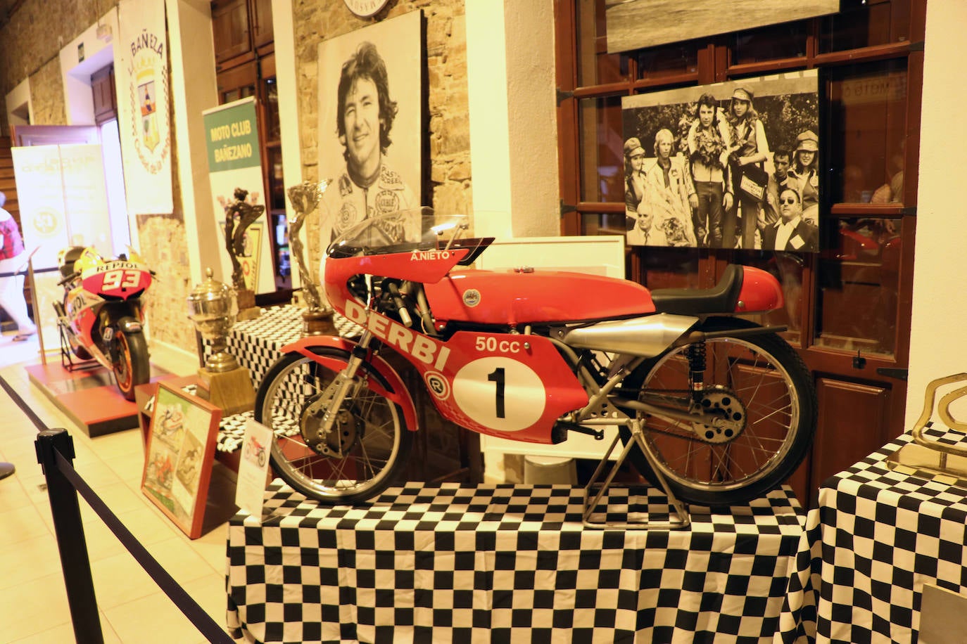 Fotos: Las joyas de motociclismo español, en La Bañeza