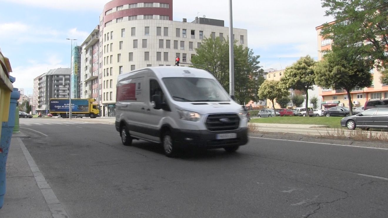 La inversión se asumirá con una aportación de la junta de 160.000 euros | Contemplará mejoras en aceras, pasillo central, mobiliario urbano y un nuevo paso de peatones directo hacia el Polígono X desde la calle Francisco Molleda. 