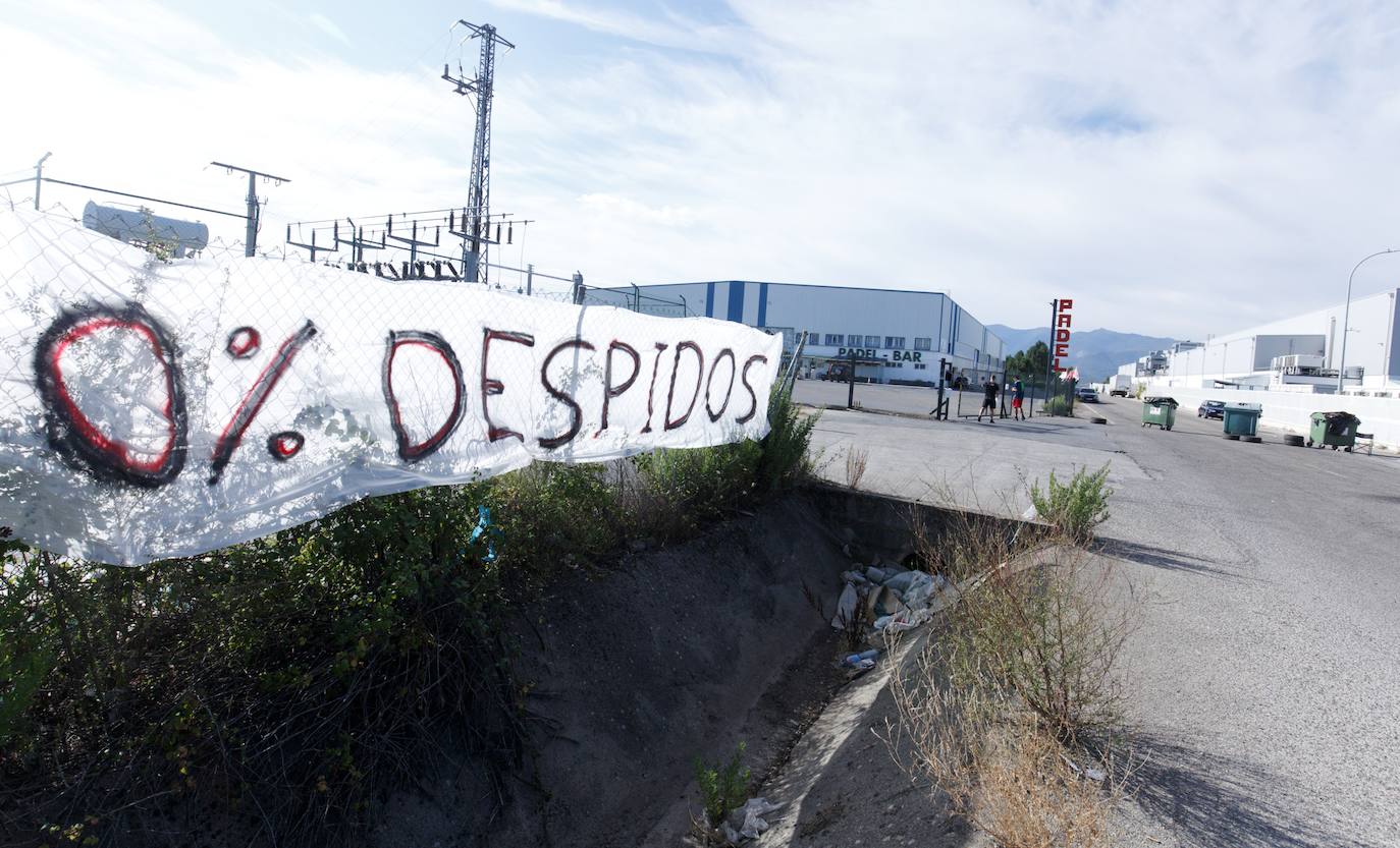 Fotos: Primera jornada de huelga general en la factoría LM