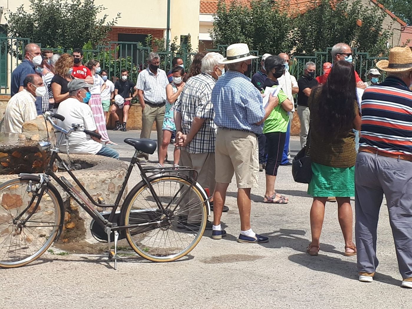 Quintana y Congosto lleva a la calle su rechazo al proyecto de planta embotelladora. 