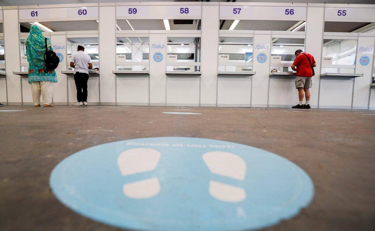 Sanidad notifica 15.680 nuevos contagios y 102 fallecidos