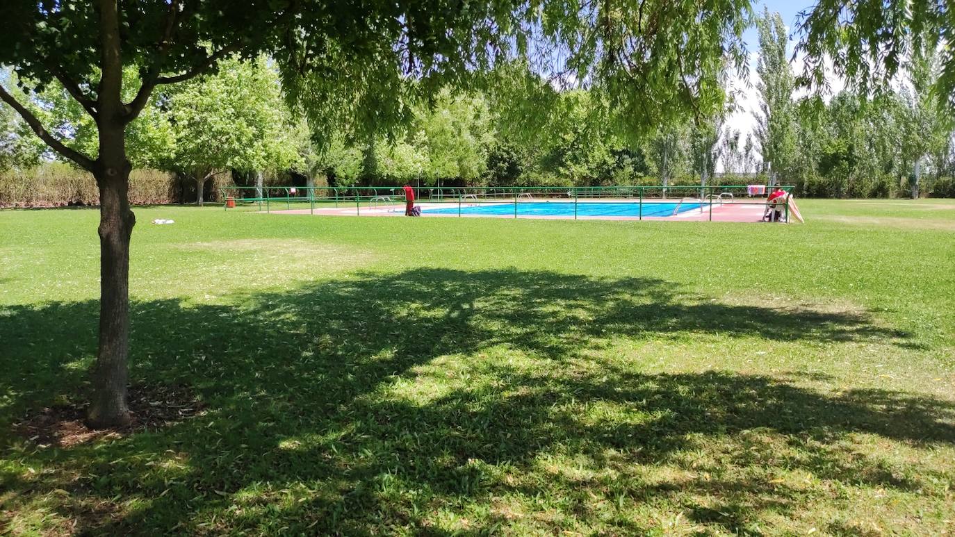 Fotos: Las piscinas de Toral de los Guzmanes, un remanso de paz