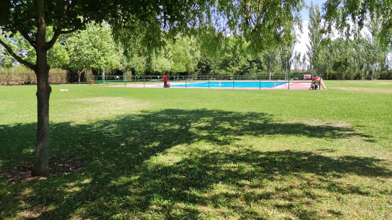 Fotos: Las piscinas de Toral de los Guzmanes, un remanso de paz