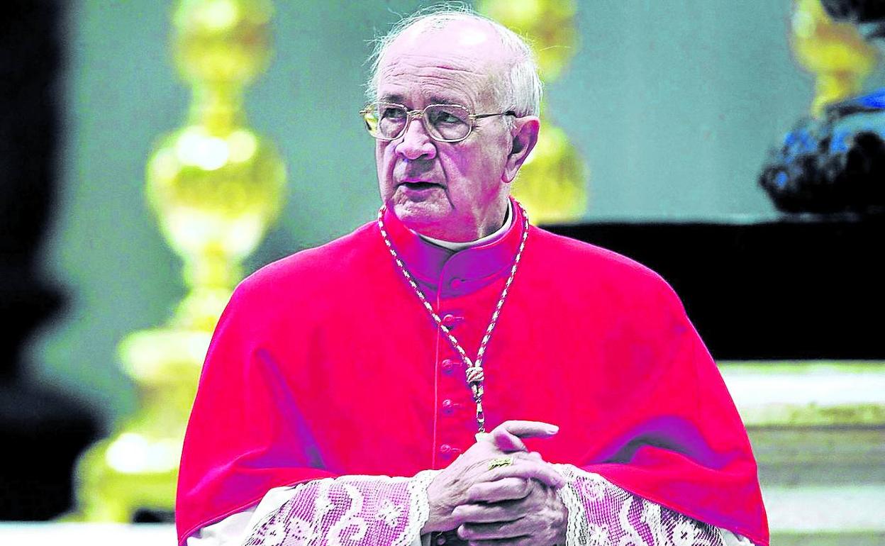 El cardenal riojano ejerció de párroco en su diócesis, pero enseguida recaló en Roma enviado al Pontificio Colegio Español.