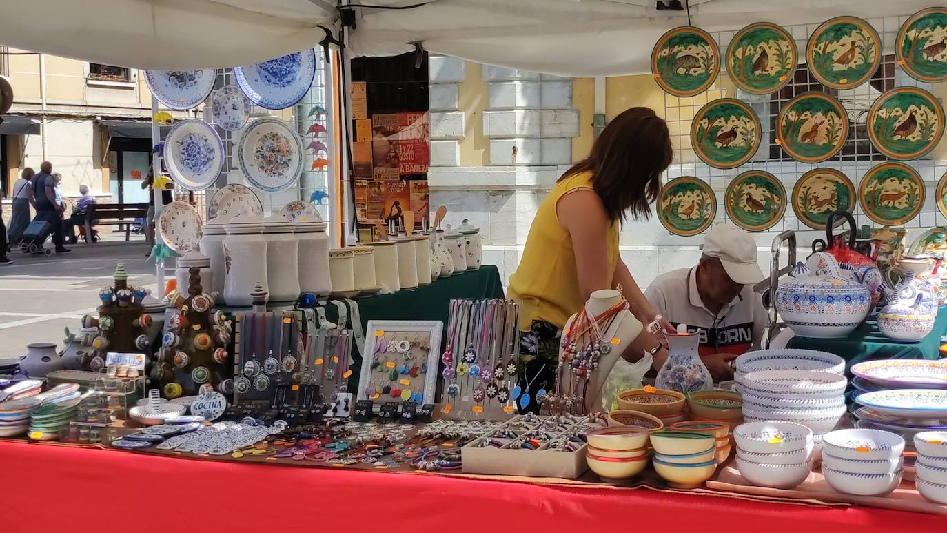 La feria artesana se celebra estos días en la ciudad leonesa.