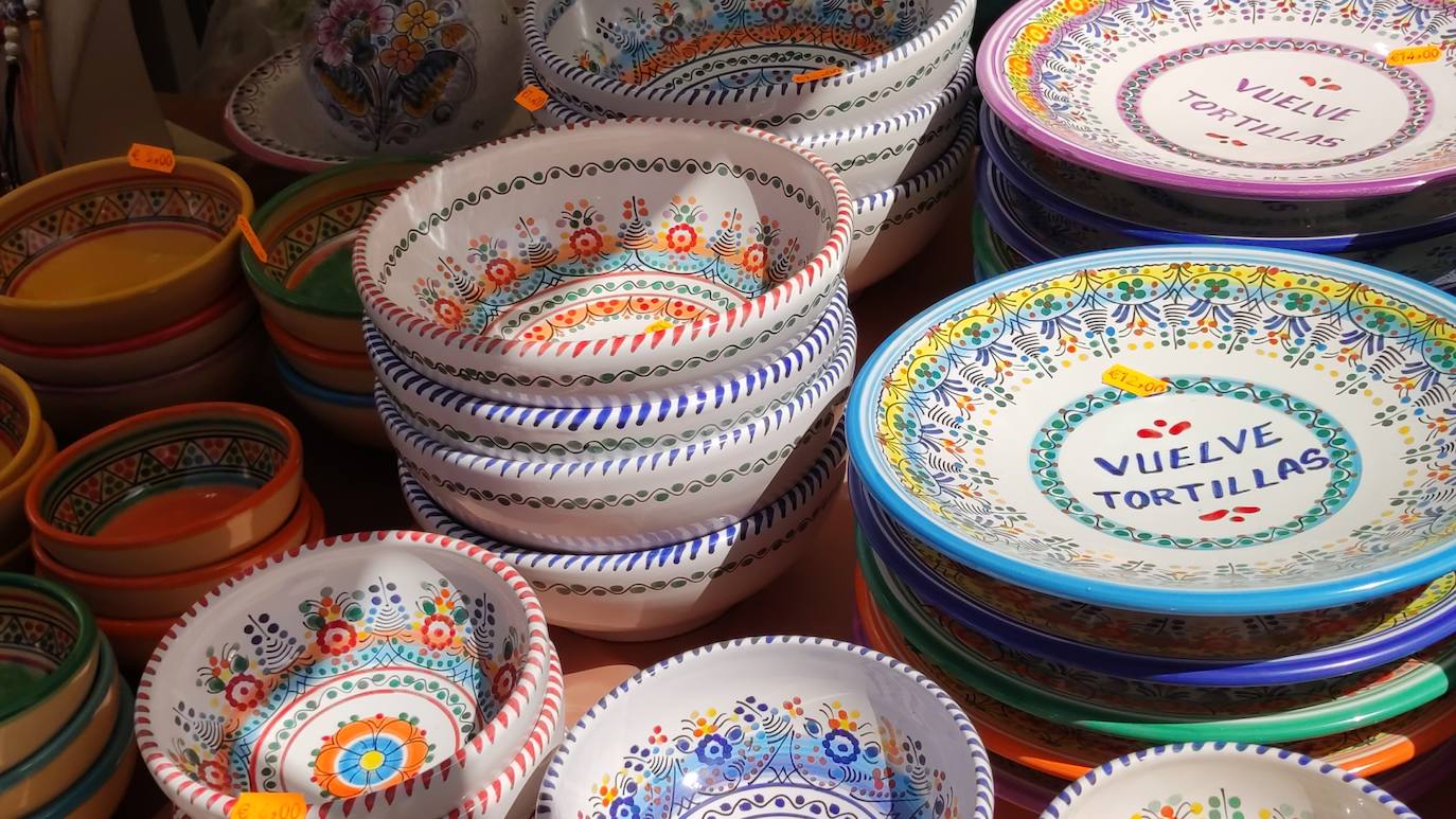 La feria artesana se celebra estos días en la ciudad leonesa.