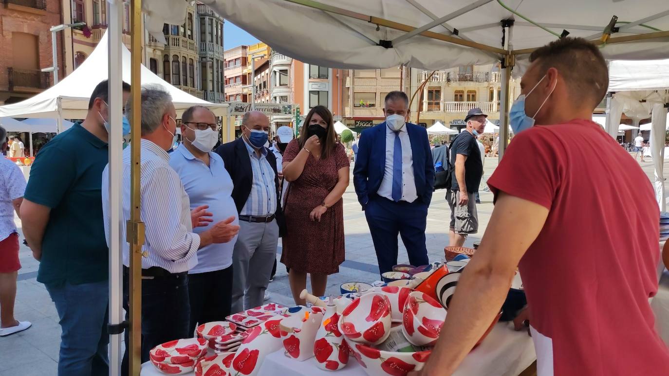 La feria artesana se celebra estos días en la ciudad leonesa.