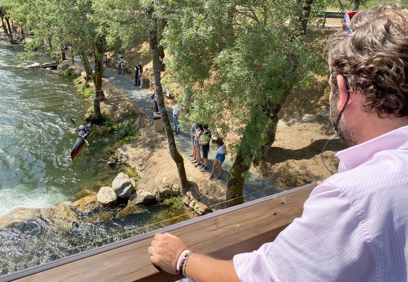 Javier Santiago pide más implicación para atraer a Sabero un Mundial de aguas bravas | El presidente del Partido Popular de León cuestiona a la diputación por su «escaso apoyo» al Europeo y reclama que Sabero sea sede fija de esta prueba. 