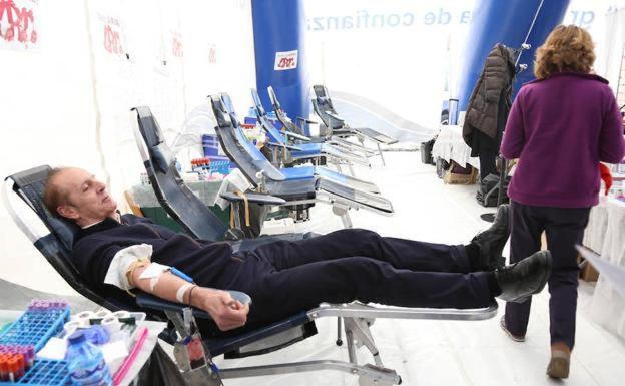 Más de 300 personas donan sangre los últimos días y las reservas experimentan «cierta mejoría»
