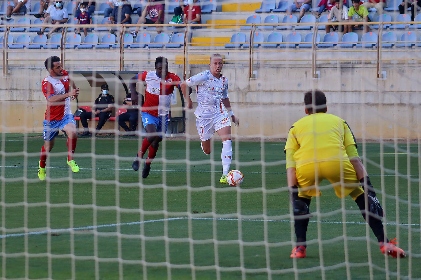 El conjunto leonés disputó su sexto y penúltimo amistoso de pretemporada ante el UD Llanera en el Reino de León.