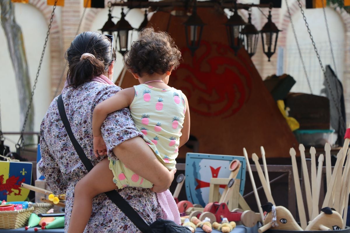 La localidad facundina celebra este fin de semana su XIX Encuentro de Juglares que llena de color y diversión las calles de la ciudad.