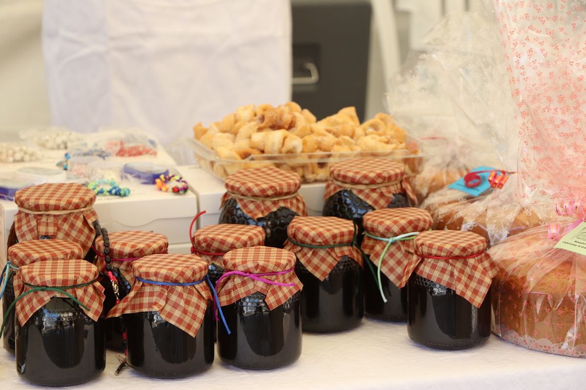 Gradefes ha celebrado la V edición de la feria Dulces del convento de Castilla y León.