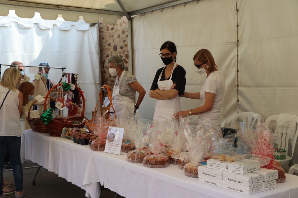 Gradefes ha celebrado la V edición de la feria Dulces del convento de Castilla y León.