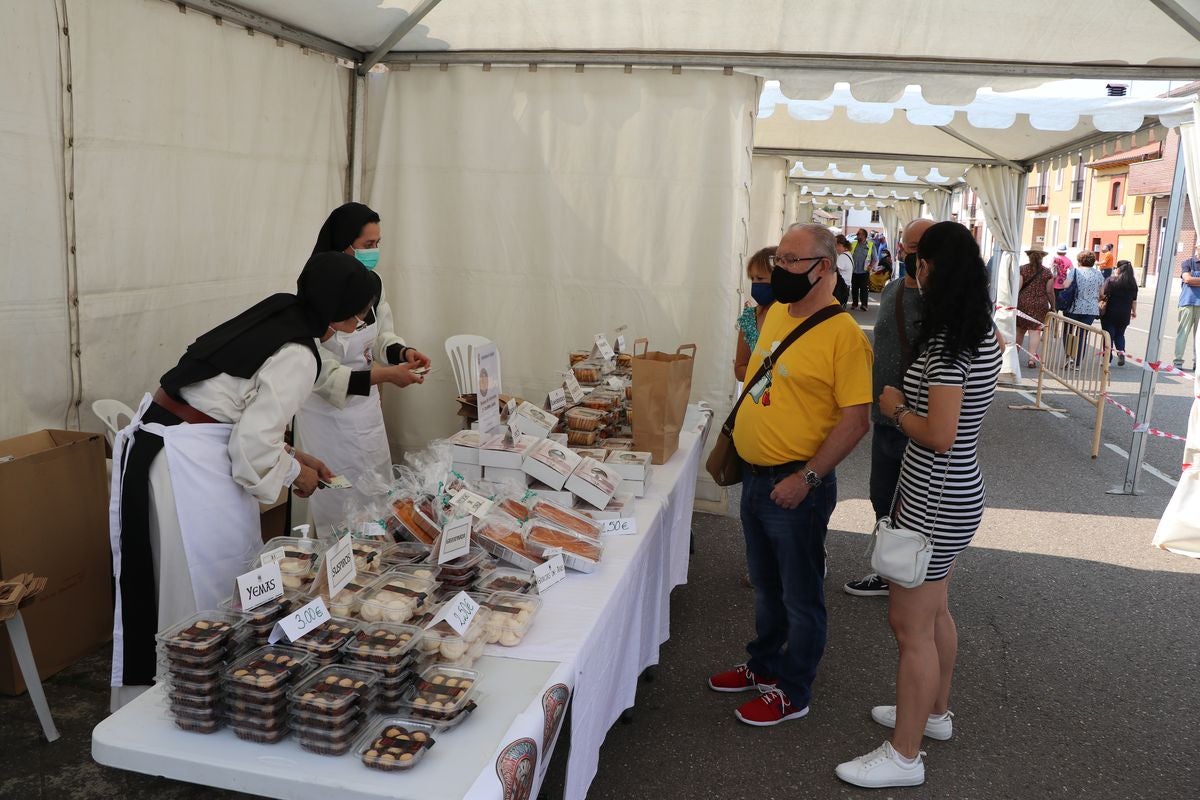 Gradefes ha celebrado la V edición de la feria Dulces del convento de Castilla y León.