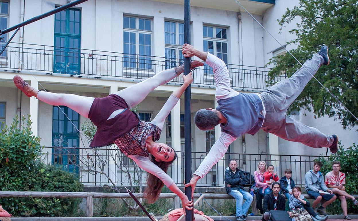 Ciclo de circo del 'Festival Cuna del Parlamentarismo.