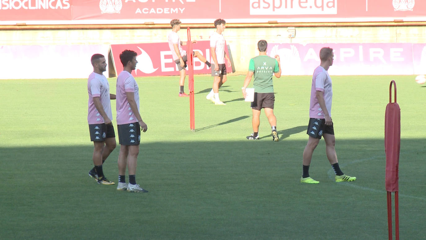 El conjunto leonés se ha ejercitado en el Reino de León a escasos tres días para el inicio del campeonato.