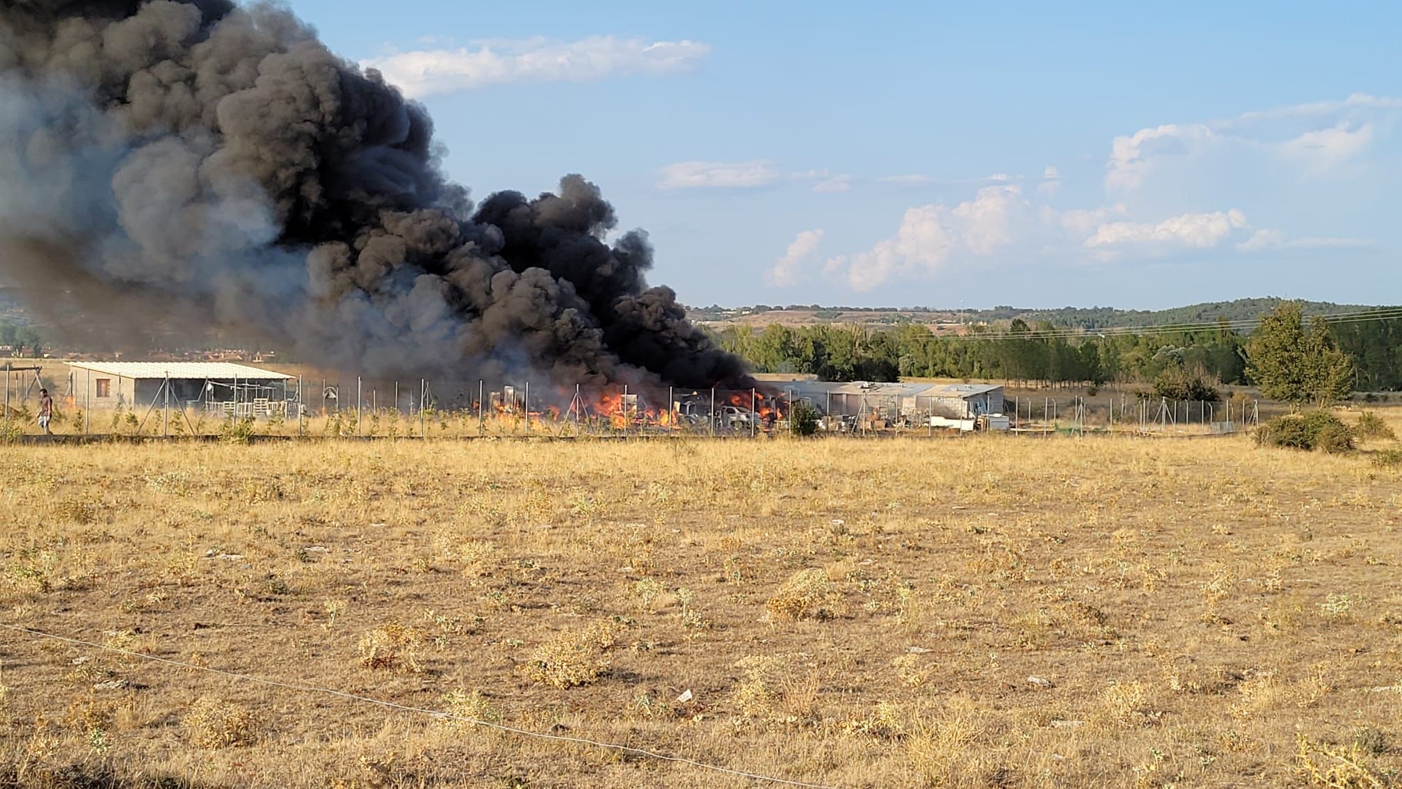 El fuego ha ocasinado grandes destrozos.