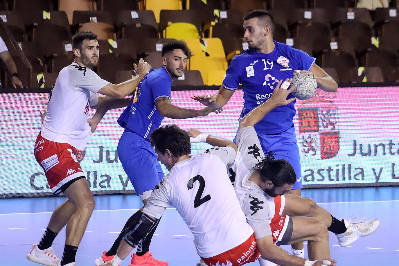 Fotos: Recoletas Atlético Valladolid - Viveros Herol Balonmano Nava