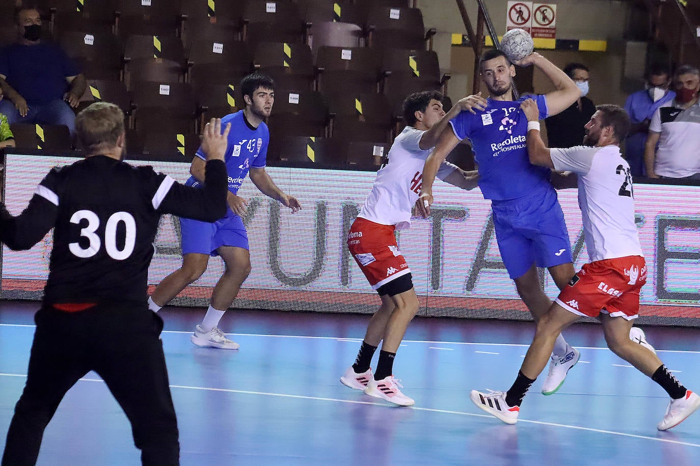 Fotos: Recoletas Atlético Valladolid - Viveros Herol Balonmano Nava