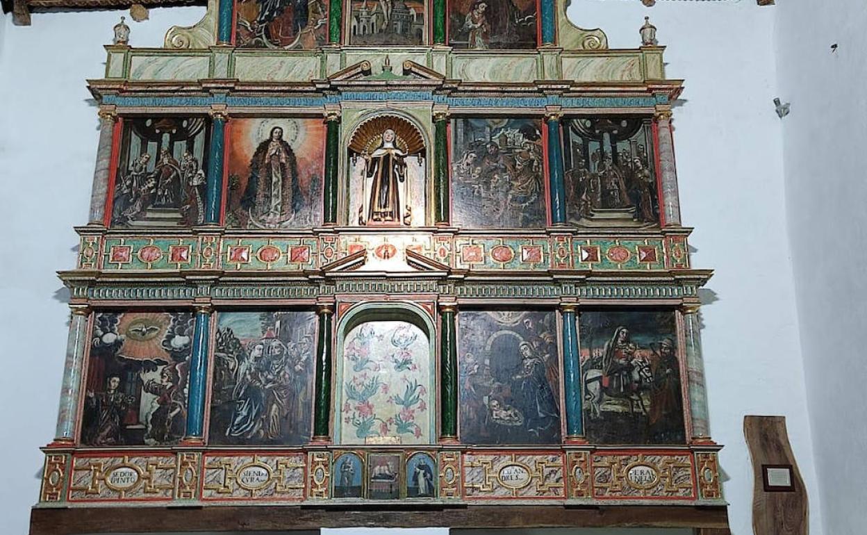 Retablo restaurado en la ermita de la Virgen de Viforcos.