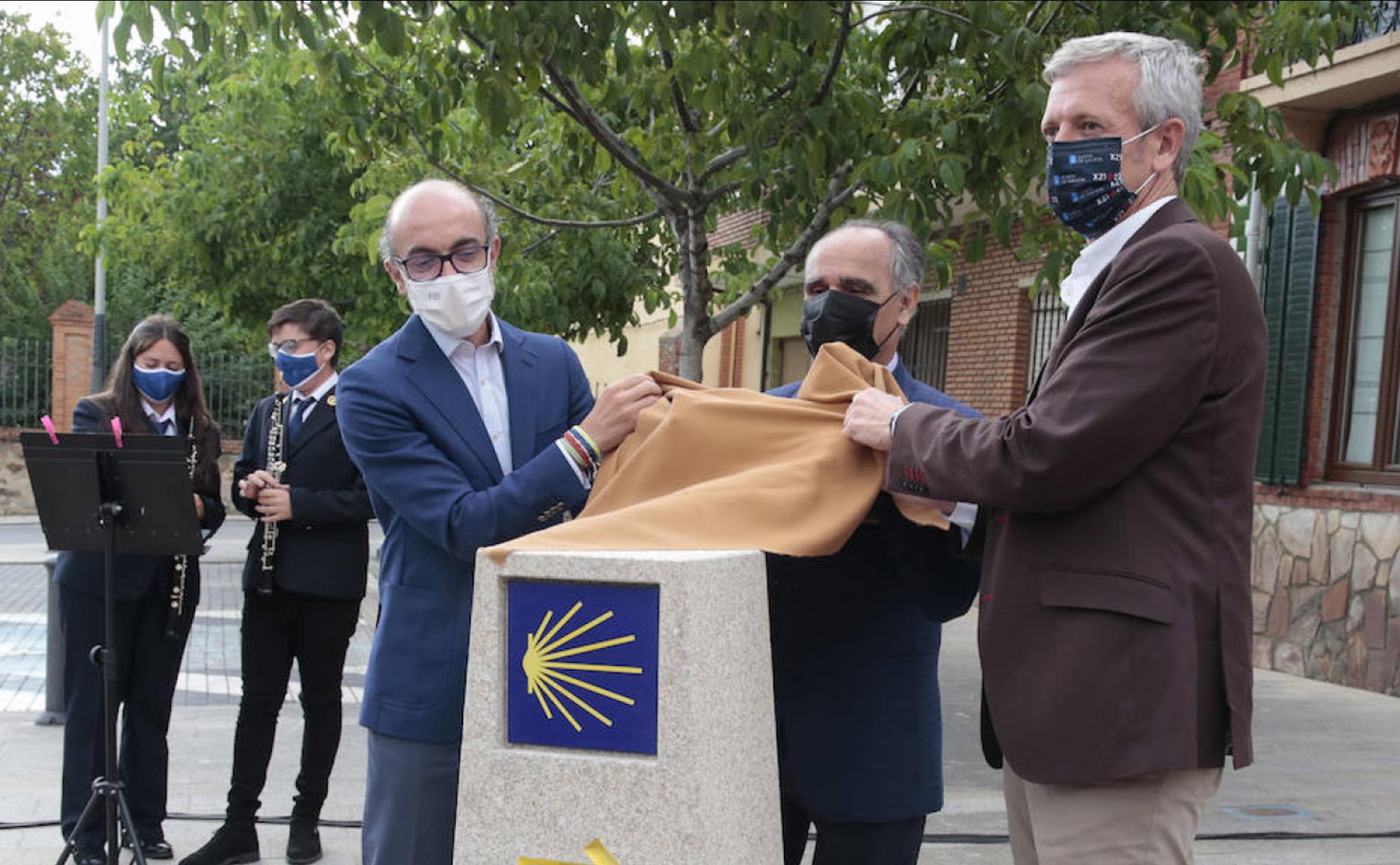 Mojón, símbolo del Camino de Santiago, colocado en Astorga.