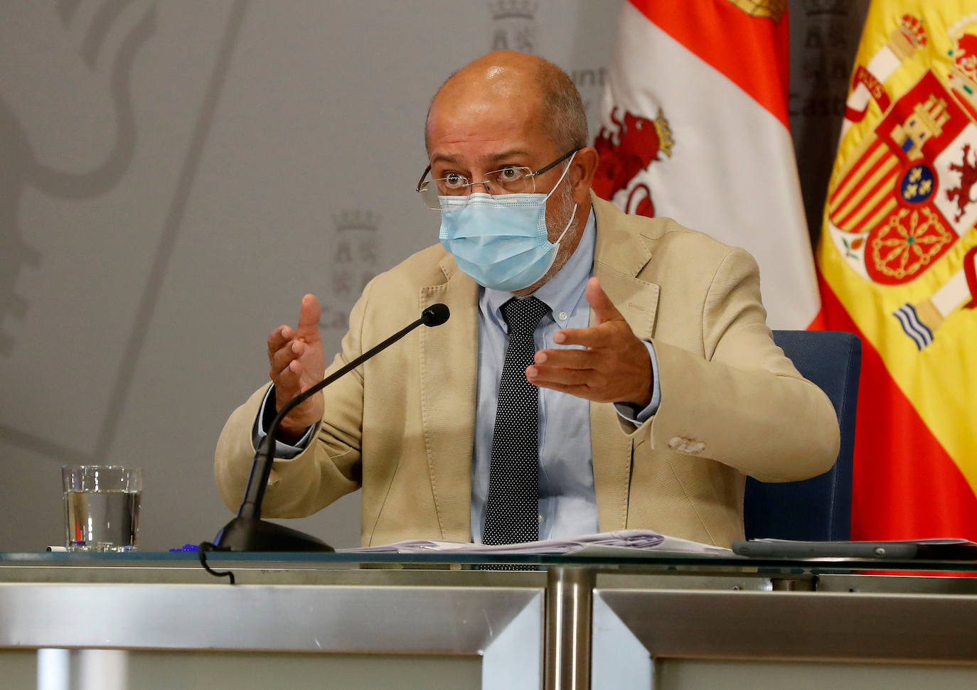 El vicepresidente, portavoz y consejero de Transparencia, Ordenación del Territorio y Acción Exterior, Francisco Igea, comparece en rueda de prensa posterior al Consejo de Gobierno