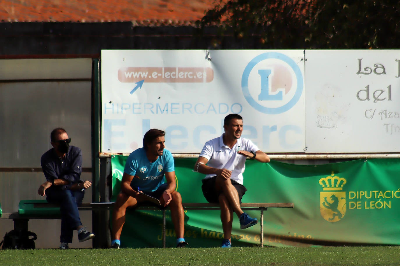 El conjunto leonés inicia la temporada ganando en Los Dominicos con un gol en el tiempo añadido.