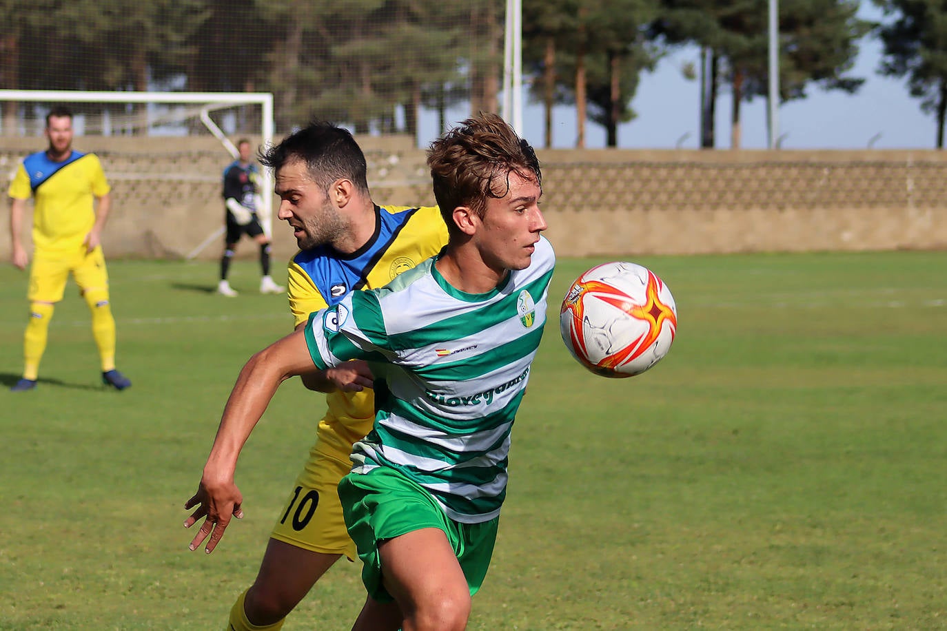 El conjunto leonés inicia la temporada ganando en Los Dominicos con un gol en el tiempo añadido.