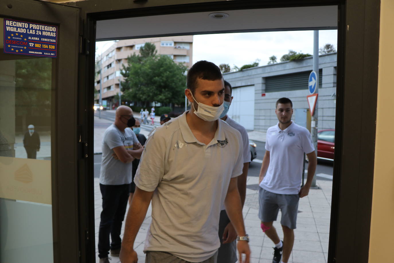 De izquierda a derecha, Jocinovic, Milosavljevic y Šoljić.