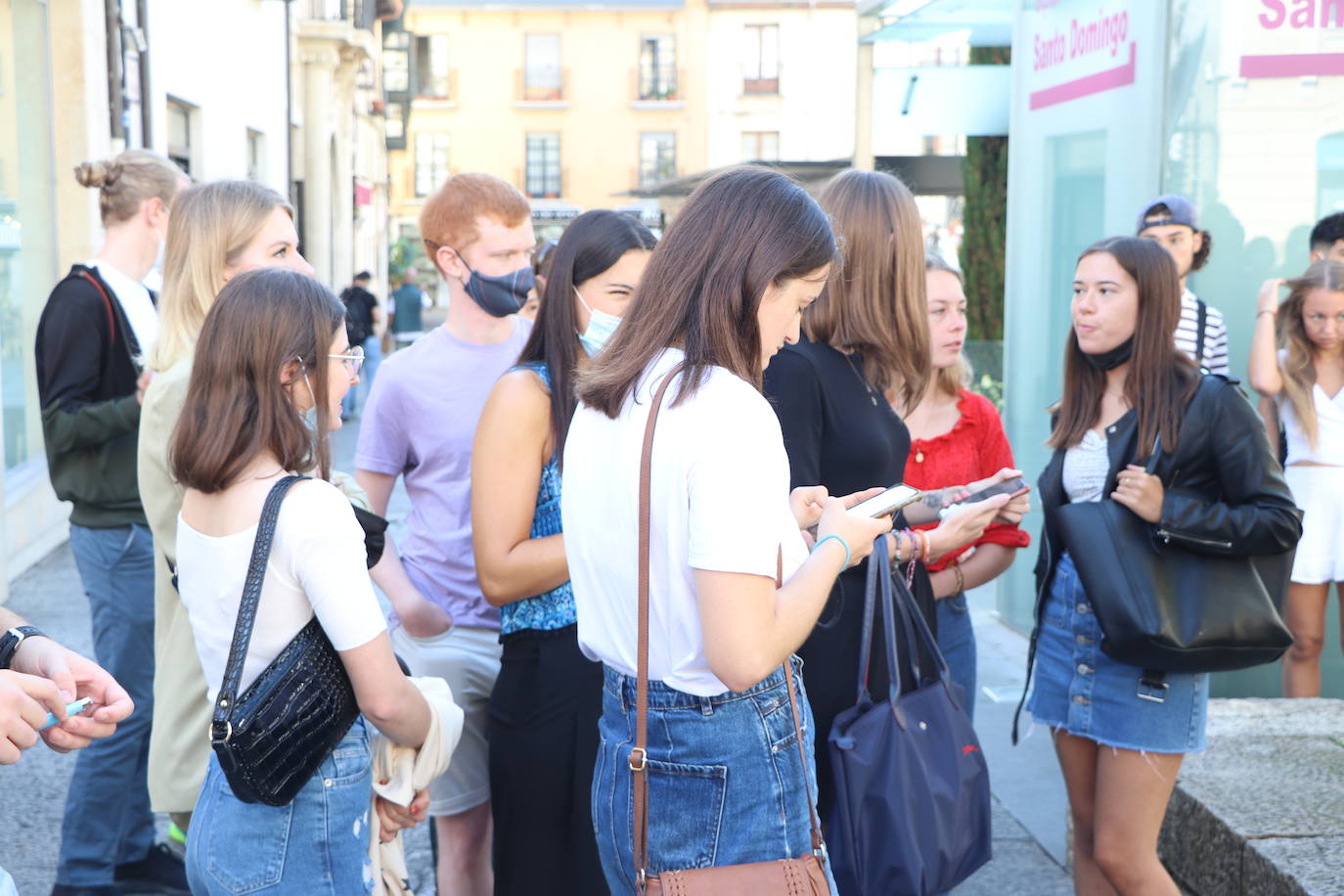 230 alumnos aterrizan en León llegados de distintos puntos de Europa y otros continentes