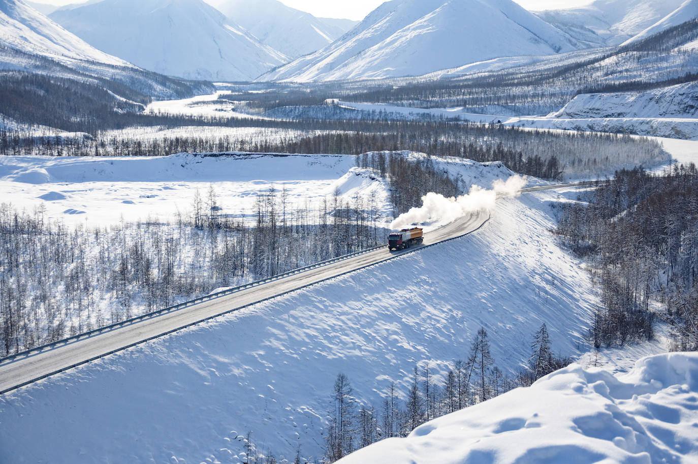 8. Yakutsk (Rusia). La Carretera de los Huesos, como se le conoce, tiene un total de 2,000 kilómetros. 