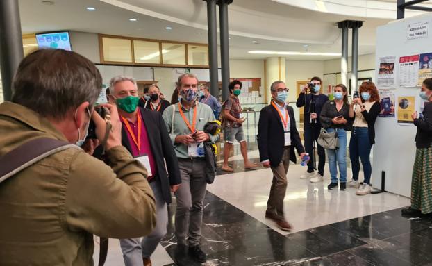 Galería. Llegada de Fernando Simón a la Escuela de Industriales.