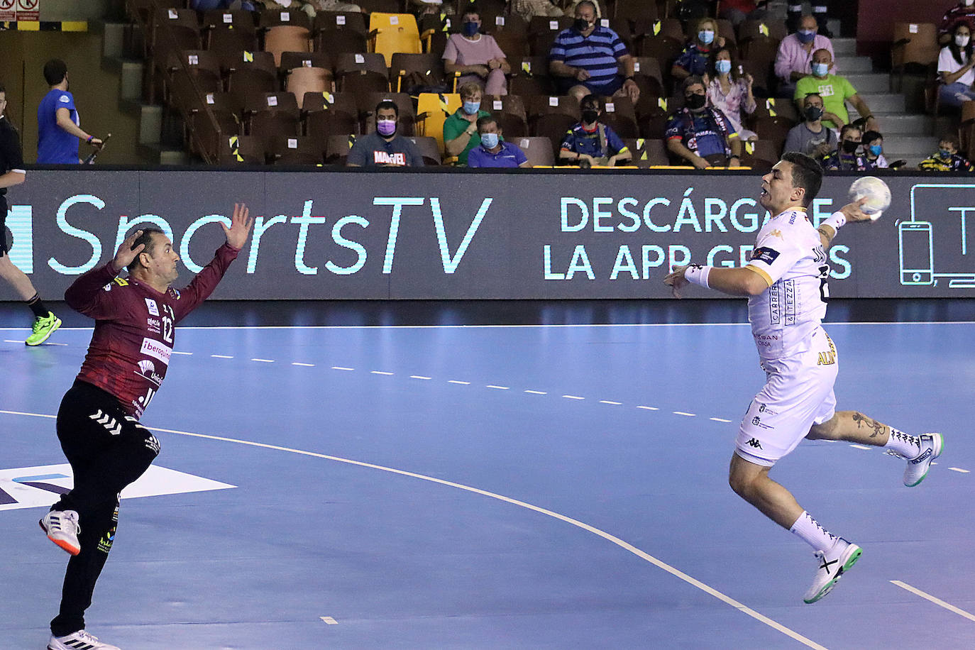 El equipo de Manolo Cadenas ha dado el pistoletazo de salida este sábado a la competición Liga Sacyr Asobal con una victoria