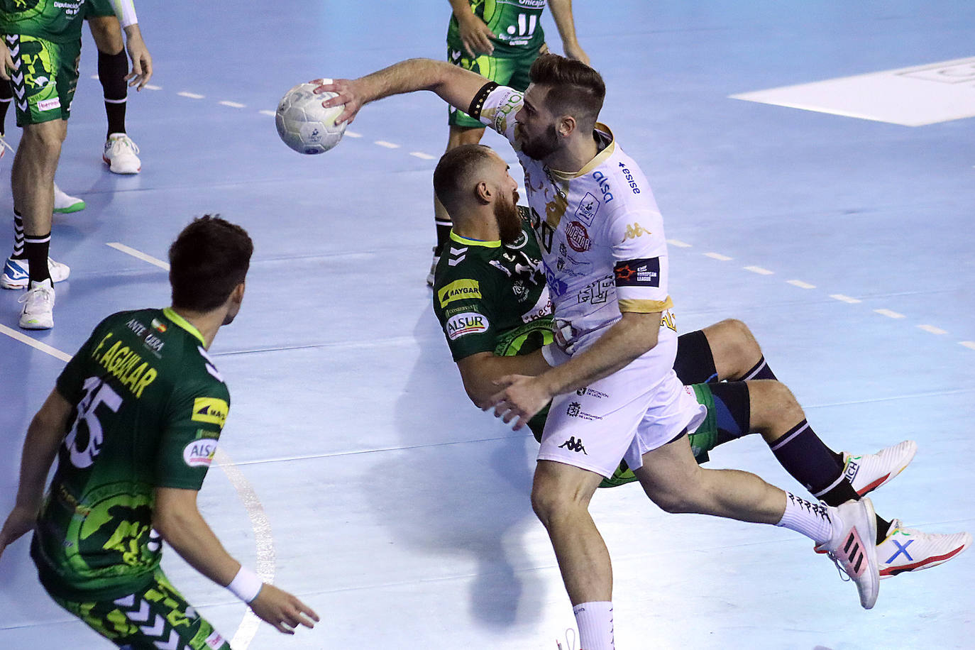 El equipo de Manolo Cadenas ha dado el pistoletazo de salida este sábado a la competición Liga Sacyr Asobal con una victoria