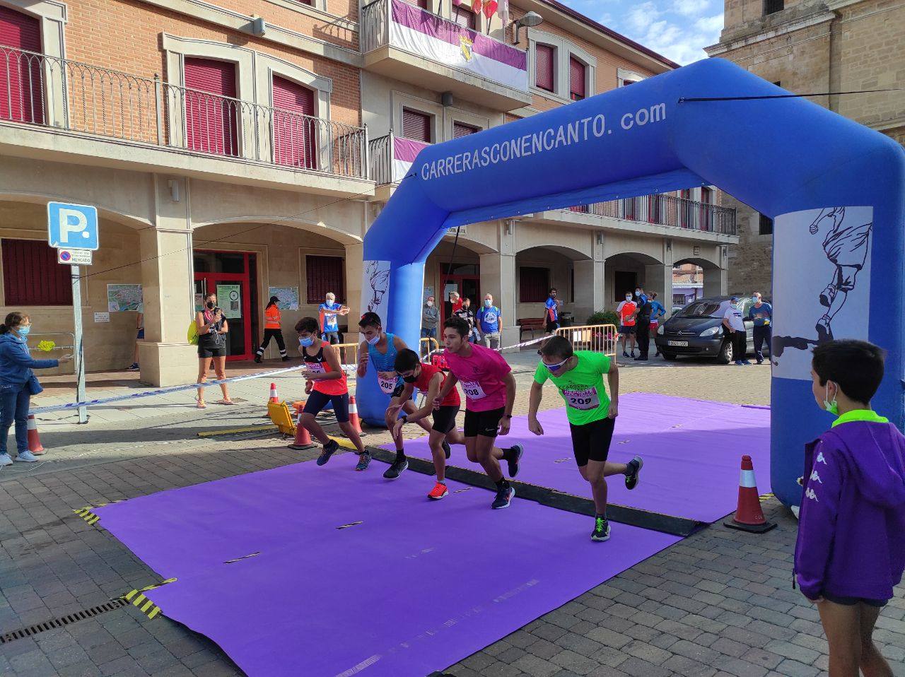 La prueba se desarrolla con éxito y gran participación en las calles de la localidad.