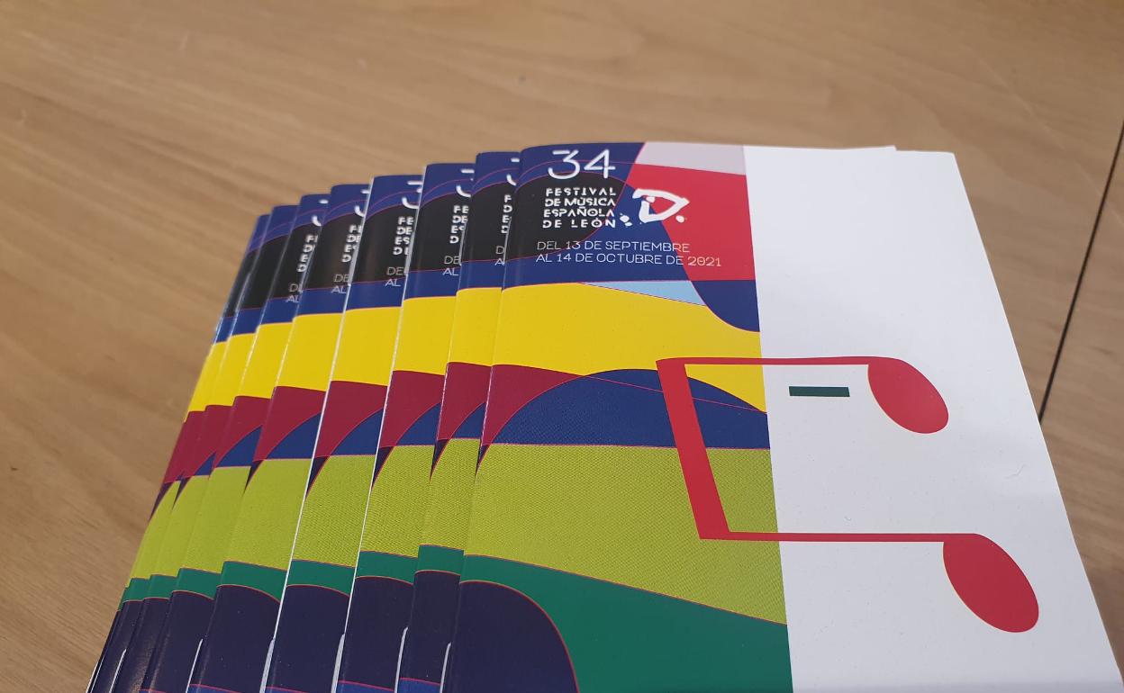 Folletos de la programación del festival.