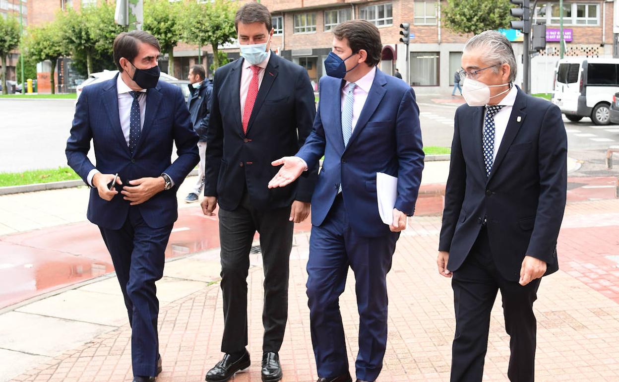 Fernández Mañueco durante su visita a Burgos.