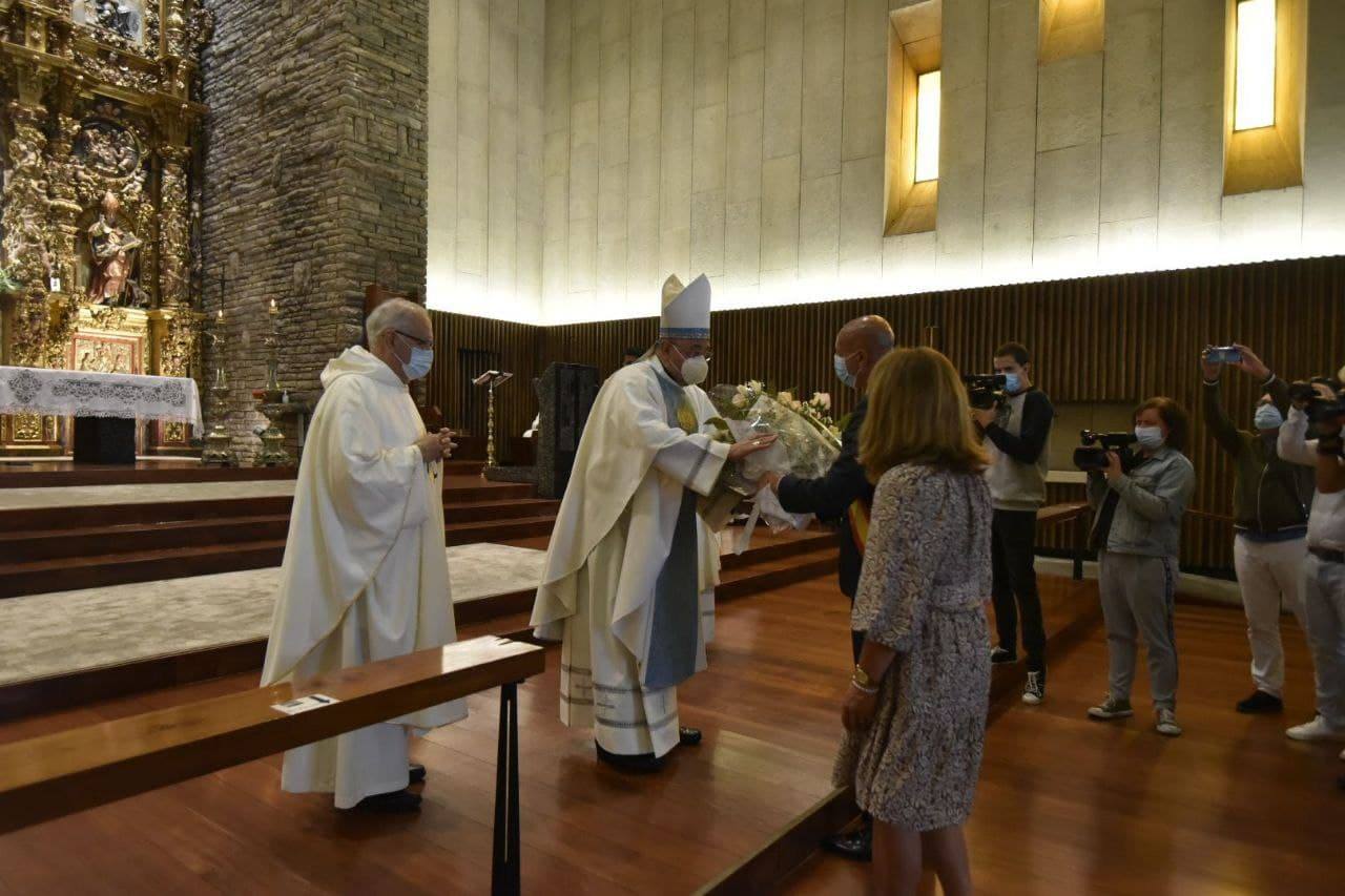 La Virgen del Camino rinde honores en su tradicional misa a la patrona de la Región Leonesa.