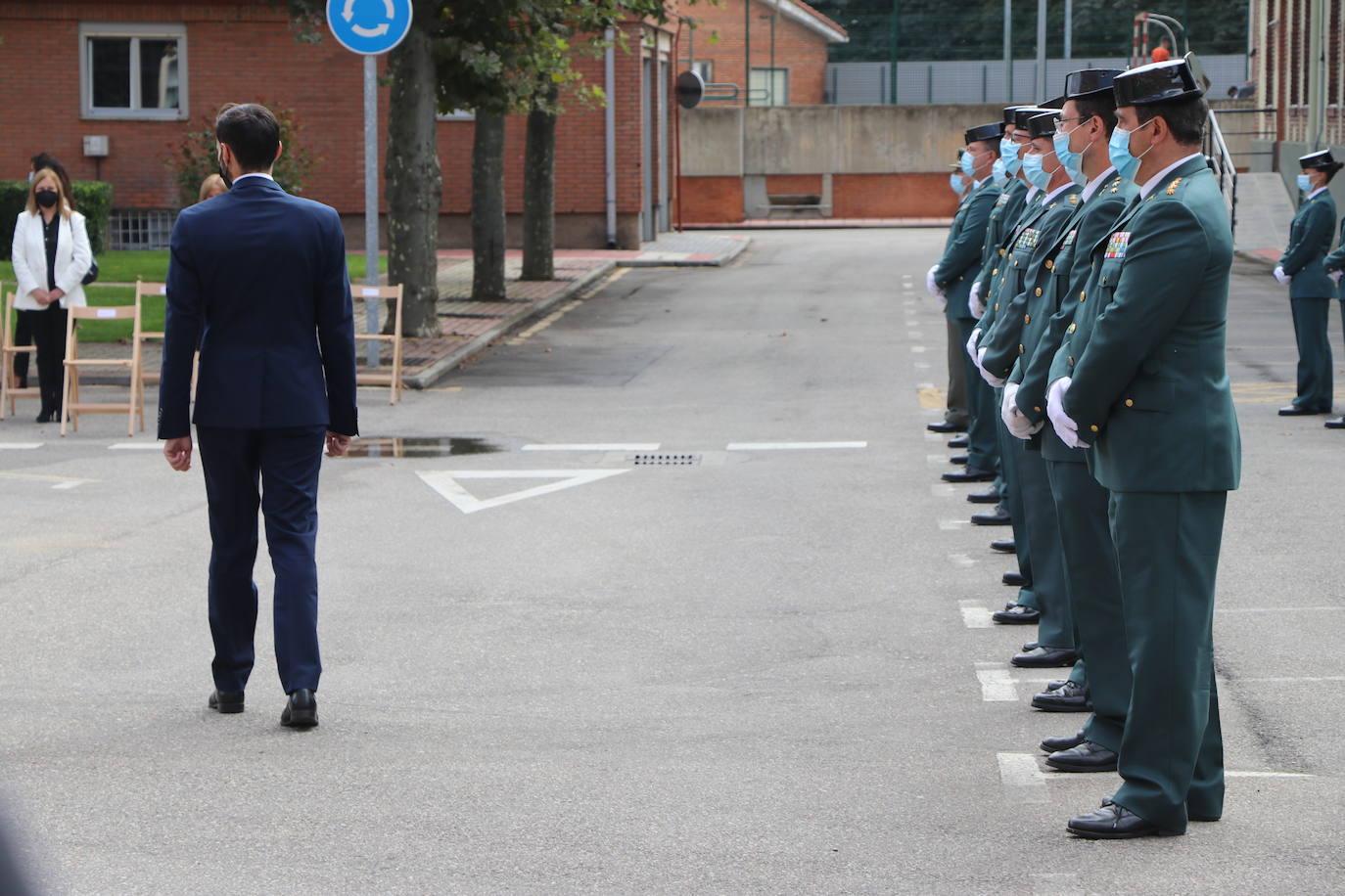 La comandancia de León acoge el acto castrense para recibir al nuevo jefe de la XII Zona de la Guardia Civil.