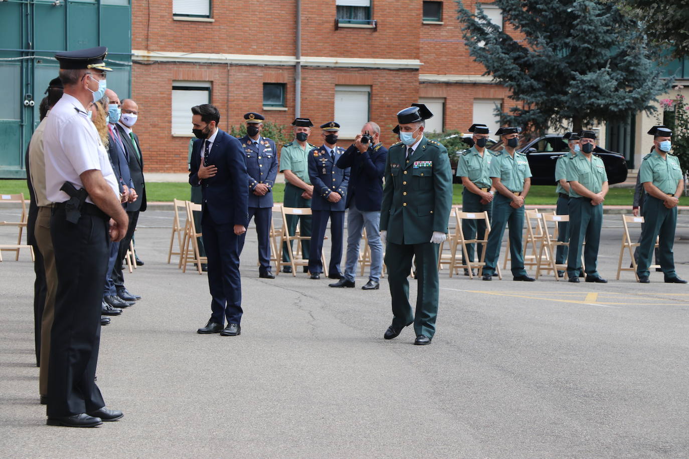 La comandancia de León acoge el acto castrense para recibir al nuevo jefe de la XII Zona de la Guardia Civil.