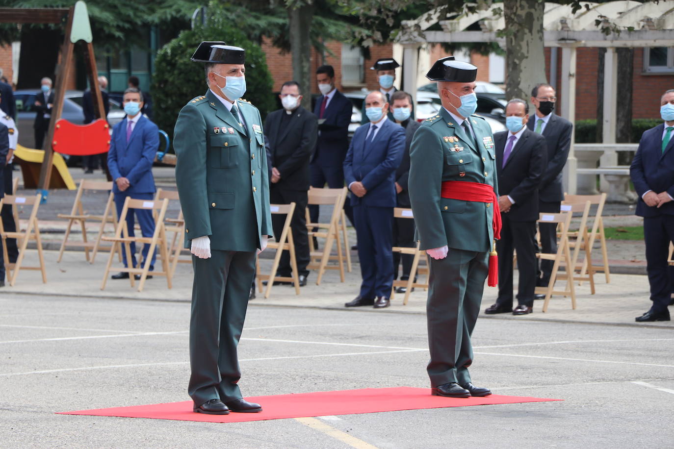 La comandancia de León acoge el acto castrense para recibir al nuevo jefe de la XII Zona de la Guardia Civil.