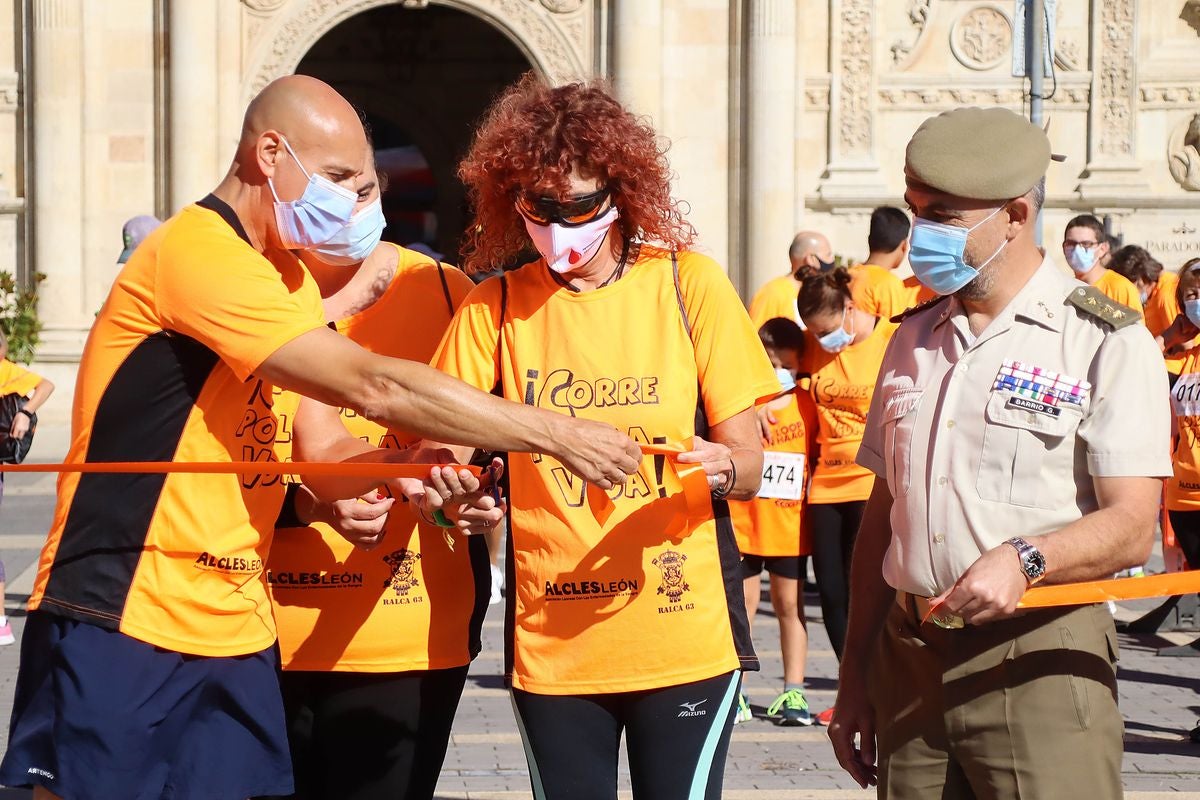La VIII edición de la carrera solidaria de Alcles ha congregado a decenas de personas en la explanada de San Marcos para visibilizar la lucha contra las enfermedades de la sangre.