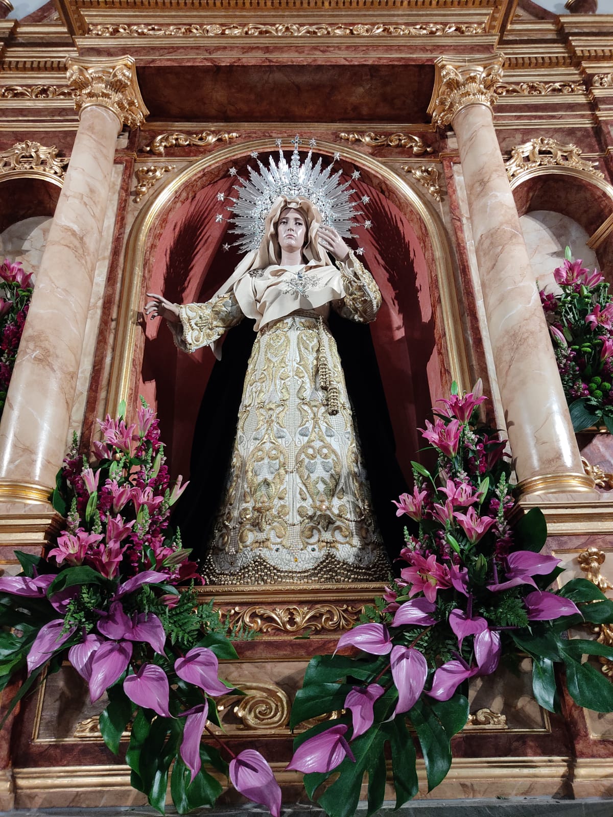 Esta incónica talla de la Semana Santa leonesa ha regresado a la iglesia de Santa Nonia tras las obras en dicho templo.