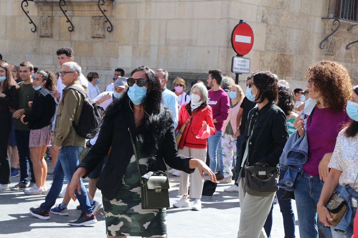 El tributo a La Oreja de Van Gogh 'El Viaje de Copperpot' ha ofrecido un concierto en honor a la banda donostiarra en el entorno de la muralla de El Cid.