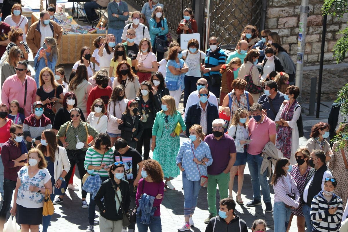 El tributo a La Oreja de Van Gogh 'El Viaje de Copperpot' ha ofrecido un concierto en honor a la banda donostiarra en el entorno de la muralla de El Cid.