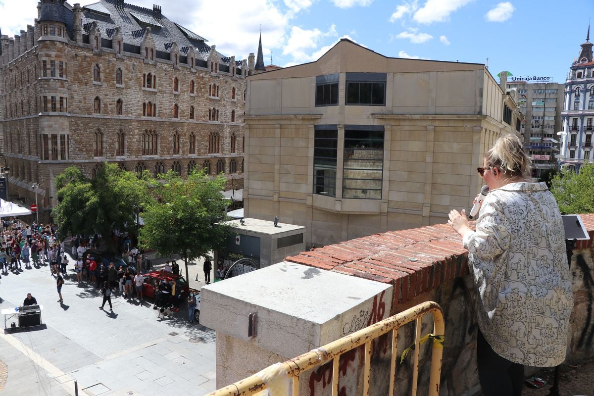 El tributo a La Oreja de Van Gogh 'El Viaje de Copperpot' ha ofrecido un concierto en honor a la banda donostiarra en el entorno de la muralla de El Cid.