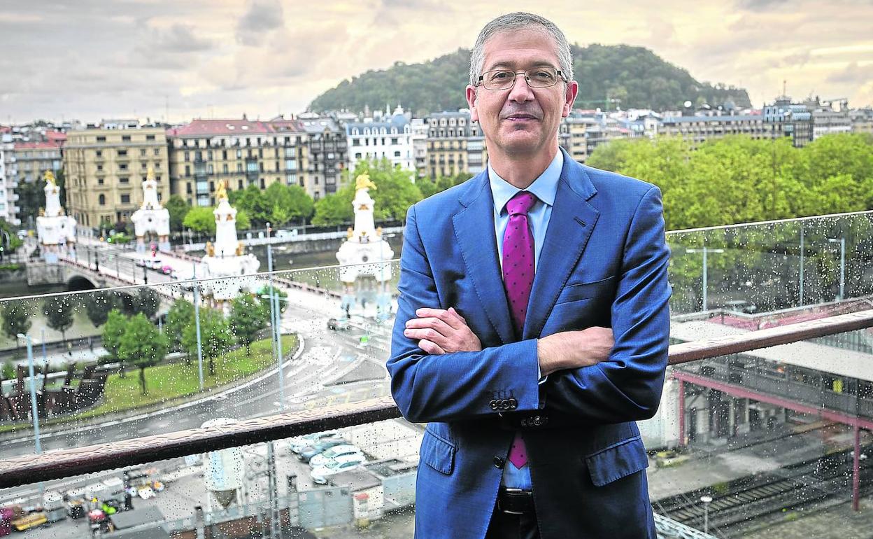 Hernández de Cos en su visita a San Sebastián.